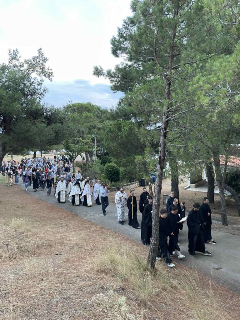 Πανηγυρίζει η Θεοσκέπαστη